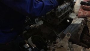 Замер компрессии двигателя в сборе 1,6 л. CLR CFN 105 л.с. Volkswagen Jetta 6 (93)