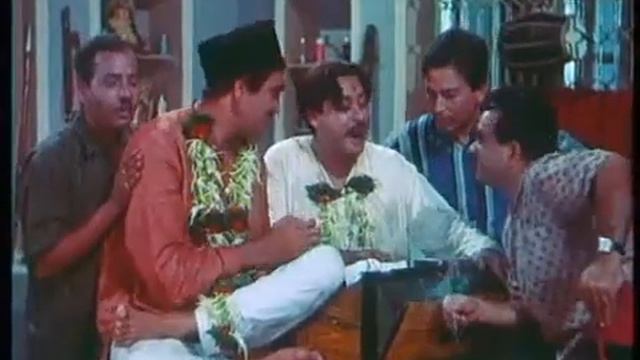 Sunil Dutt Tries To Sing   Sunil Dutt, Kishore Kumar & Saira Banu   Padosan