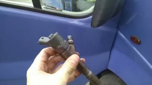 Выбили закисшие форсунки из Opel Vivaro ( он же Renault Trafic)