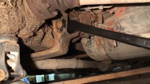 BMW 318 E36. Замена заднего нижнего поперечного рычага.