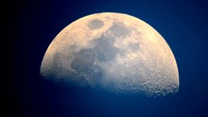 Луна через телескоп Levenhuk 135 GTA (26.05.2015 г.Мичуринск)