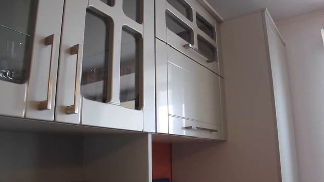 Кухня прямая серый глянец