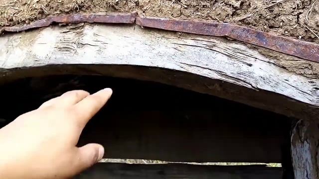 Саман. Дом 150-200лет, построен из очень старого материал самана,остались лишь стены. смотреть онлайн