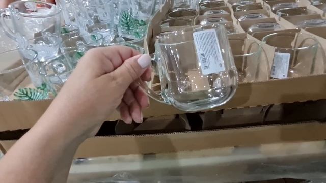 Вот это Светофор.Отличный завоз овощей. Разбирают в очередь. Бюджетные цены смотреть онлайн