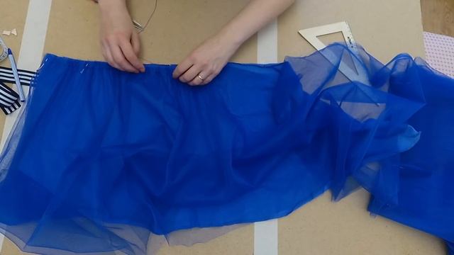 Как сшить юбку из фатина. Часть 2. Делаем сборки.  Быстрый способ. Аккуратные равномерные сборки.