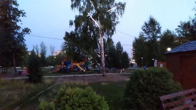 НЕФТЕКАМСК НОЧЬЮ И ДНЕМ/КУПАНИЕ В ФОНТАНЕ/ПОДСВЕТКА БЕРЕЗ!!!