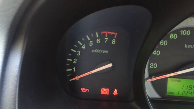 Запуск,сутки простоя,после замены бензофильтра,и сетки грубой очистки... смотреть онлайн