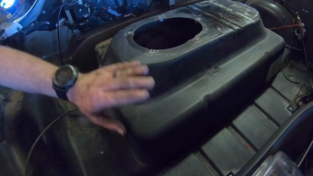 Saturn Gas tank removal смотреть онлайн