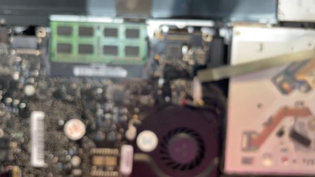 MacBook Pro Shuts off while booting CAUSE and SOLUTION смотреть онлайн