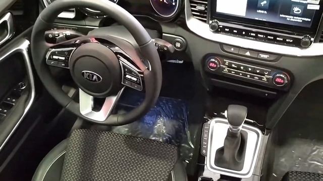 KIA Xceed 1.6 T-GDi DCT 204 cv Emotion (Deluxe White) | armotors.es смотреть онлайн