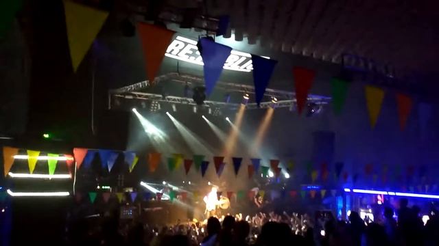 Noize MC Минск 2017 Выдыхай смотреть онлайн