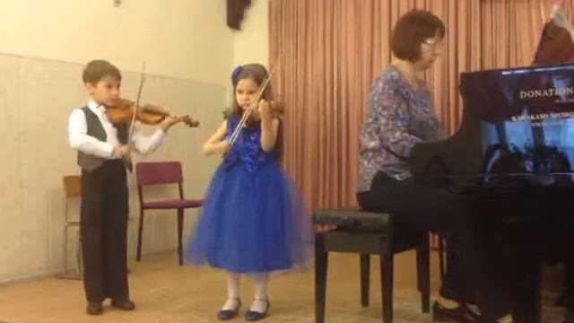 Ванесса Чайка 5 лет,Толкач Лёня 6 лет Телепнёв Нам солнце дарит радугу Классный концерт 04 2016 г В смотреть онлайн