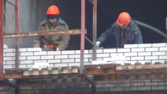 Укладка кирпича на 7К