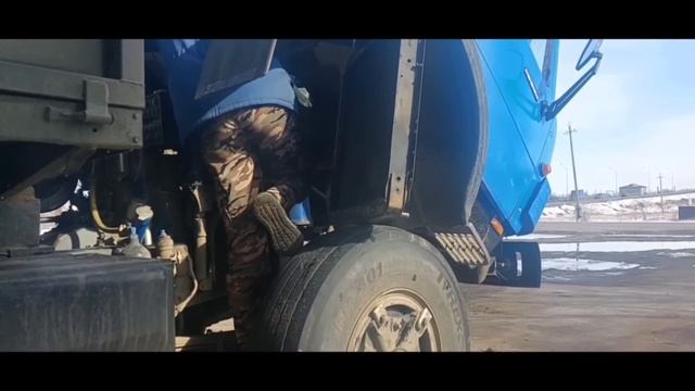 Демонтаж, пайка, монтаж радиатора охлаждения Камаз. Прорвёмся! смотреть онлайн