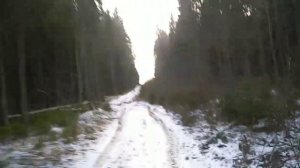 Что творит стоковая,,Нива"?Застряли в грязи.