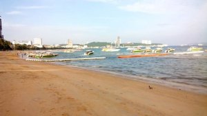 Городской пляж у отеля TWIN PALMS RESORT Паттайя