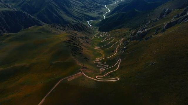 Сон - Кол, Перевал Тескей- Торпу (33 Попугая) | The Steepest Mountain Pass | Kyrgyzstan 4k смотреть онлайн