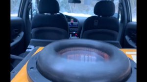 Малыш DL audio phoenix 10. Флекс салона, ход динамика, ветерок всего от 1 динамика.