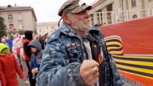 Смуглянка, Три танкиста, День Победы. Хоровое пение военных песен.mp4
