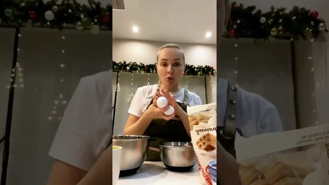 Наталья Варвина в сторис 05.01.2020. Солим капусту, готовим тирамису.