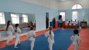 АЛЕКСАНДР СДАЛ на ПОЯС 10 КЮ. ALEXANDER PASSED on the BELT 10 KYU. 亚历山大通过皮带10圭。