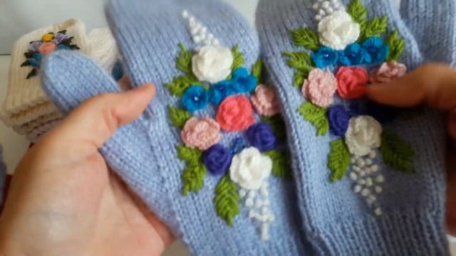 Варежки с вышивкой . Готовые работы к сезону .