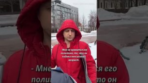 В Москве мужчина вышел на одиночный пикет в поддержку Навального.