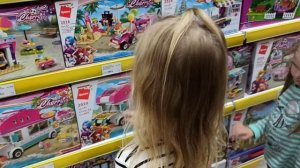 выпал первый зубик. Зубная фея принесла денежку выбираем подарок.