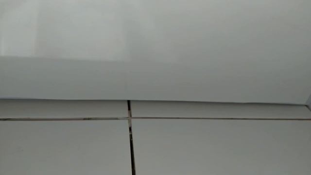 Как установить последнюю панель ПВХ на потолок