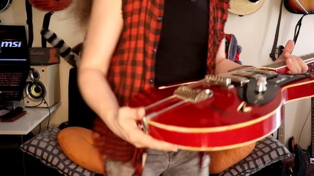 Jolana ТОРНАДО 1967: помесь Gibson, Fender и... смотреть онлайн