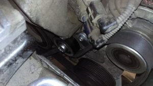 Фиксация натяжителя поликлинового ремня.mp4