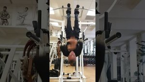 Качаем пресс в гравитационных ботинках.