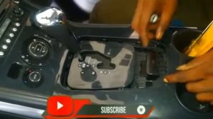 (Peugeot 3008)       How to open the parking break switch ......