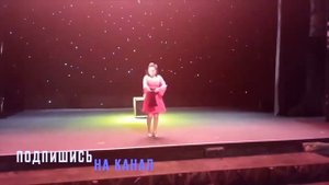 Фокусница на Сцене - Парк Аттракционов в Китае, Шеньчжень