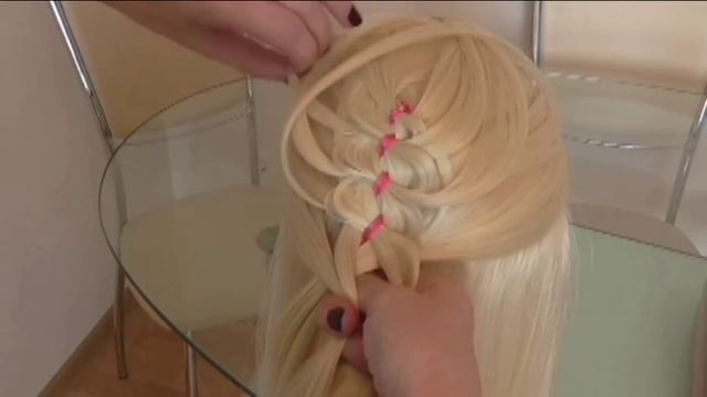 Микс из кос: Коса ажурная + Коса из 4 прядей с лентой. Видео-урок. смотреть онлайн