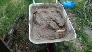 Как сделать тротуарную плитку у себя дома. Формы для тротуарной плитки. Самодельная форма.