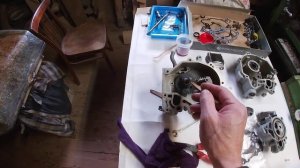 Сборка лодочного мотора Suzuki DF2,5 Видео 5 - Совмещение меток на коленвале и распредвале.