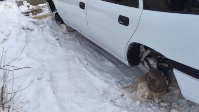 Сняли ночью все колёса и кинули на кирпичи! Заработок в Измаиле нехороших людей!! смотреть онлайн