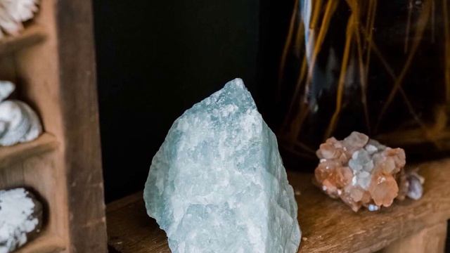 Aquamarine vs Blue Topaz: Comparing Their Differences - Which Is Better? смотреть онлайн