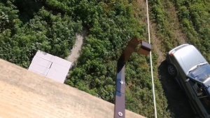 Монтируем крючки водостока!