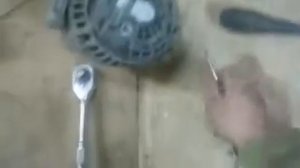 Замена щёточного узла, щёток генератора Mercedes c350 2007 года. 272 двигатель.