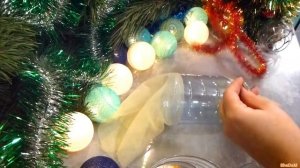Как красиво упаковать конфеты на Новый год и Рождество своими руками Из конфет и пластиковой бутылк