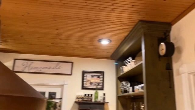 FARMHOUSE KITCHEN TOURSUMMER COUNTRY FARMHOUSE DECOR