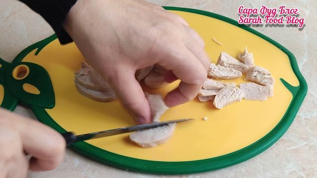 Традиционный Корейский САЛАТ из огурцов! Traditional Korean Cucumber Salad! 한국 전통 오이 샐러드! 传统韩国黄瓜沙拉！ смотреть онлайн