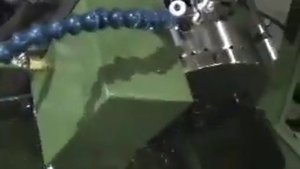 Шлицефрезерный станок с подающим ручьем для 2х типоразмеров изделий.