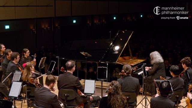 Bach: Suite No.3, “Englische”,Gavotte / Martha Argerich смотреть онлайн