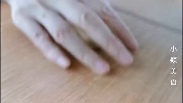 【小穎美食】西紅柿裡加4個雞蛋，不炒不炸也不燉，孩子一頓多吃兩碗飯