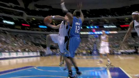 NBA - Jose Barea Layup Over Dwight Howard смотреть онлайн