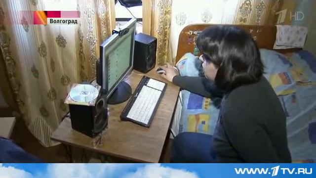 Беженцы из Донецкой и Луганской областей, которые нашли приют в РФ, помогают своим соотечественника смотреть онлайн