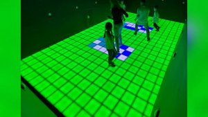 Pixel Quest – игры на световом полу